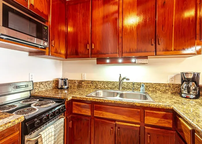 Coral Bay - Lionfish Apartment